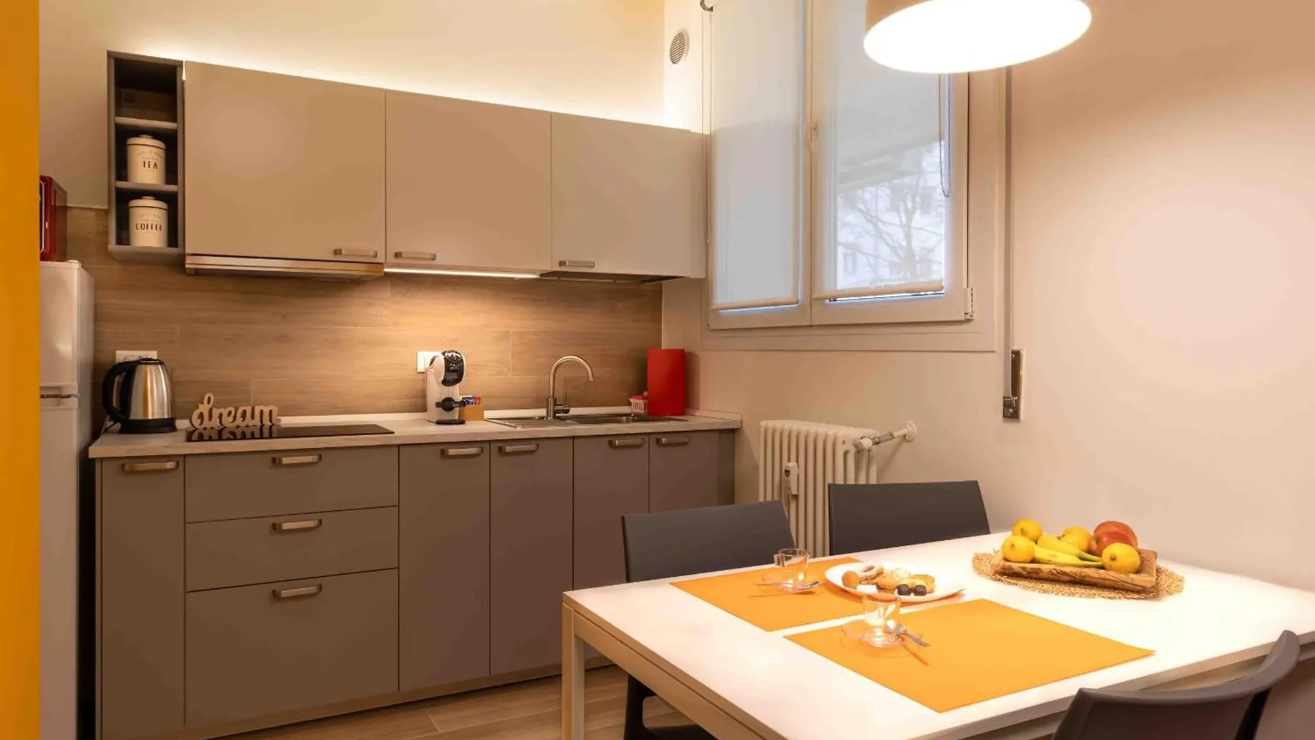 Locami Bi-Apartments Padova Italia