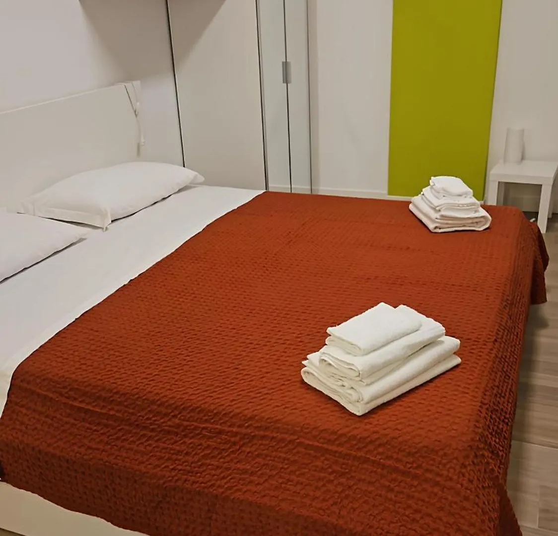 Locami Bi-Apartments Padova 0*,  Italia